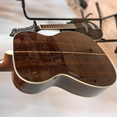 Martin Guitars - 00-28 V18 5